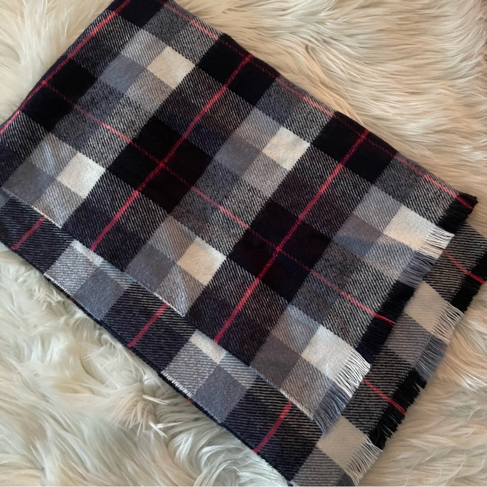 Gap Cozy Scarf Navy Plaid Fringe Women’s One Size Preppy